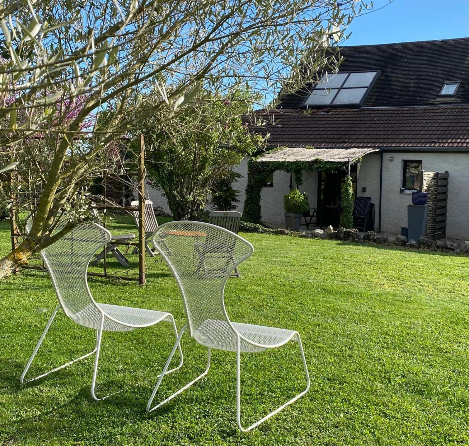Gite Et Studios Les Barongeres Farges-les-Chalon Exteriör bild