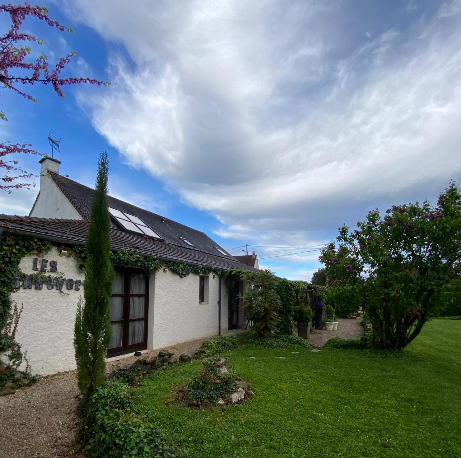 Gite Et Studios Les Barongeres Farges-les-Chalon Exteriör bild