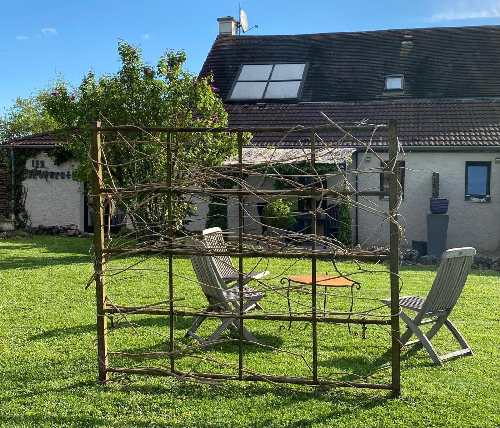 Gite Et Studios Les Barongeres Farges-les-Chalon Exteriör bild