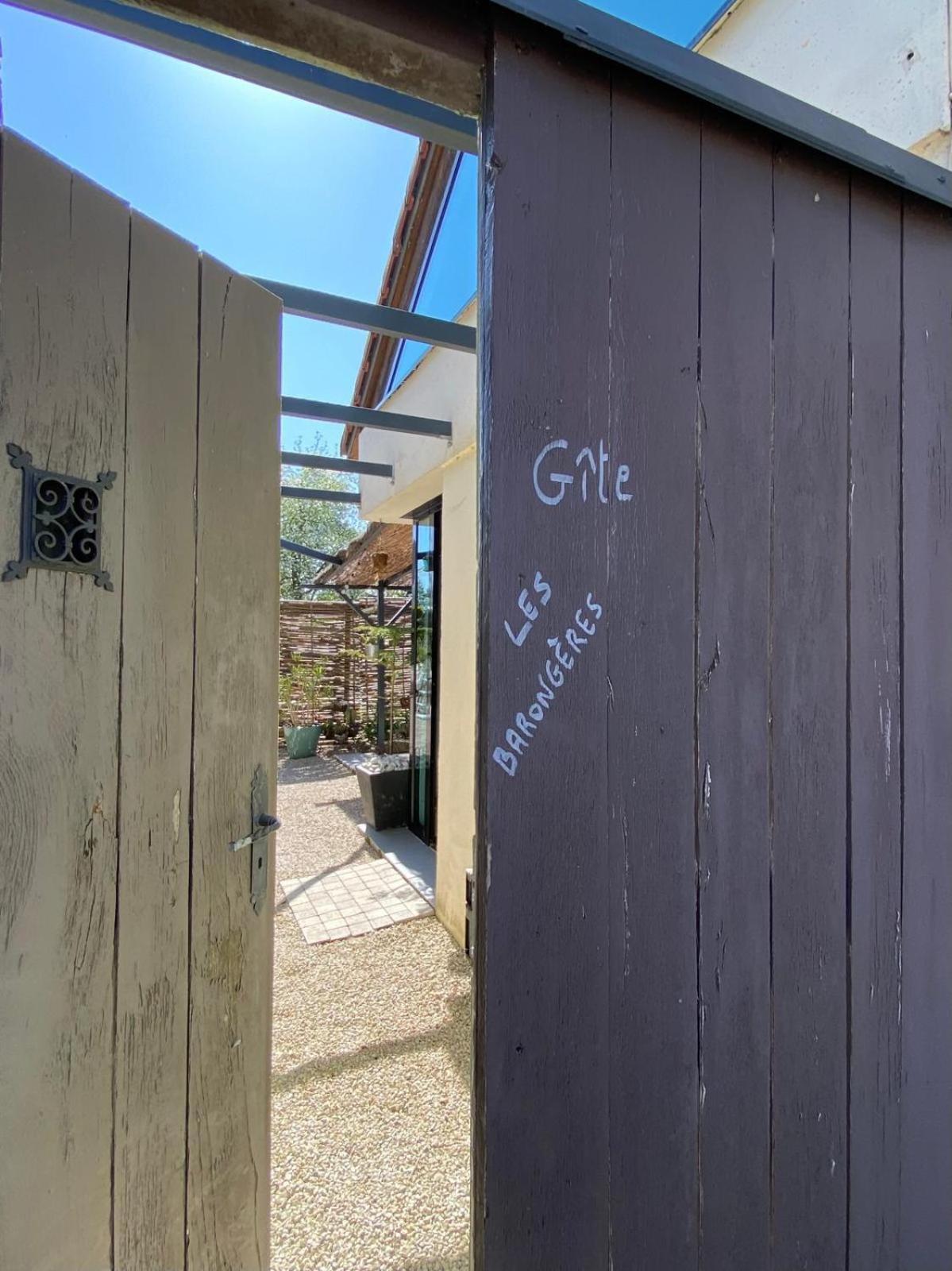 Gite Et Studios Les Barongeres Farges-les-Chalon Exteriör bild